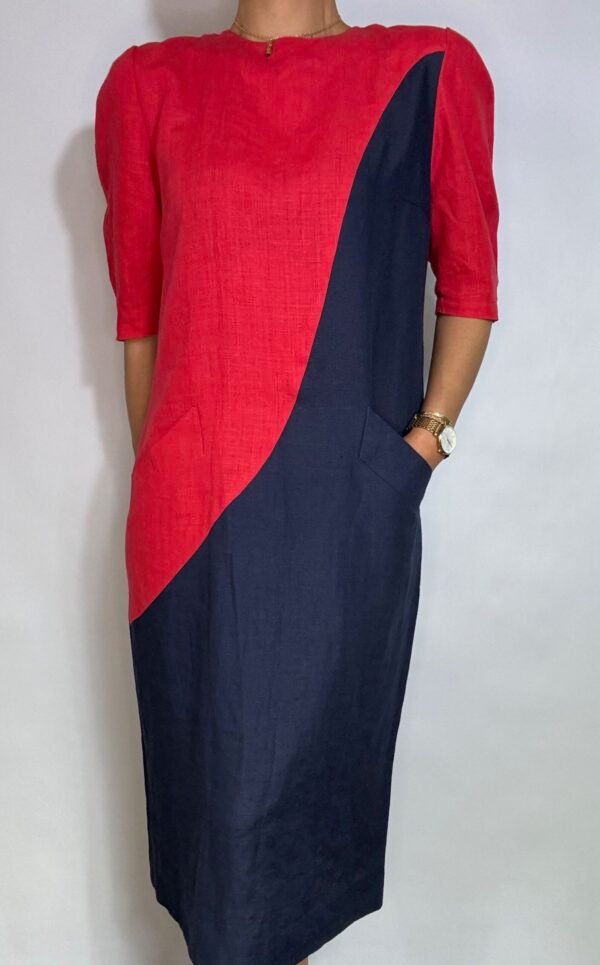 Robe rouge et bleue